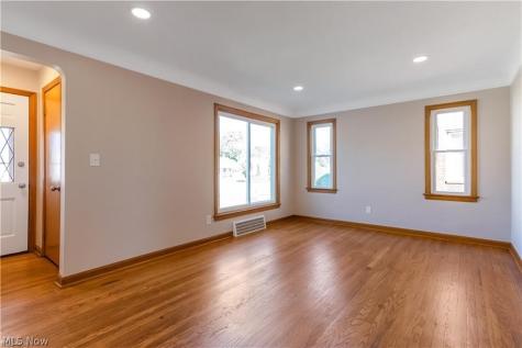 6209 Archmere Avenue Brooklyn OH 44144