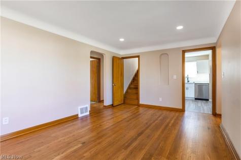 6209 Archmere Avenue Brooklyn OH 44144