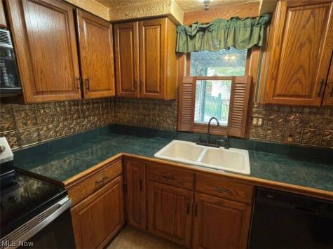4800 Westbourne Road Cleveland OH 44124