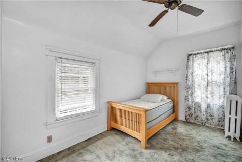 3293 W 99th Street Cleveland OH 44102