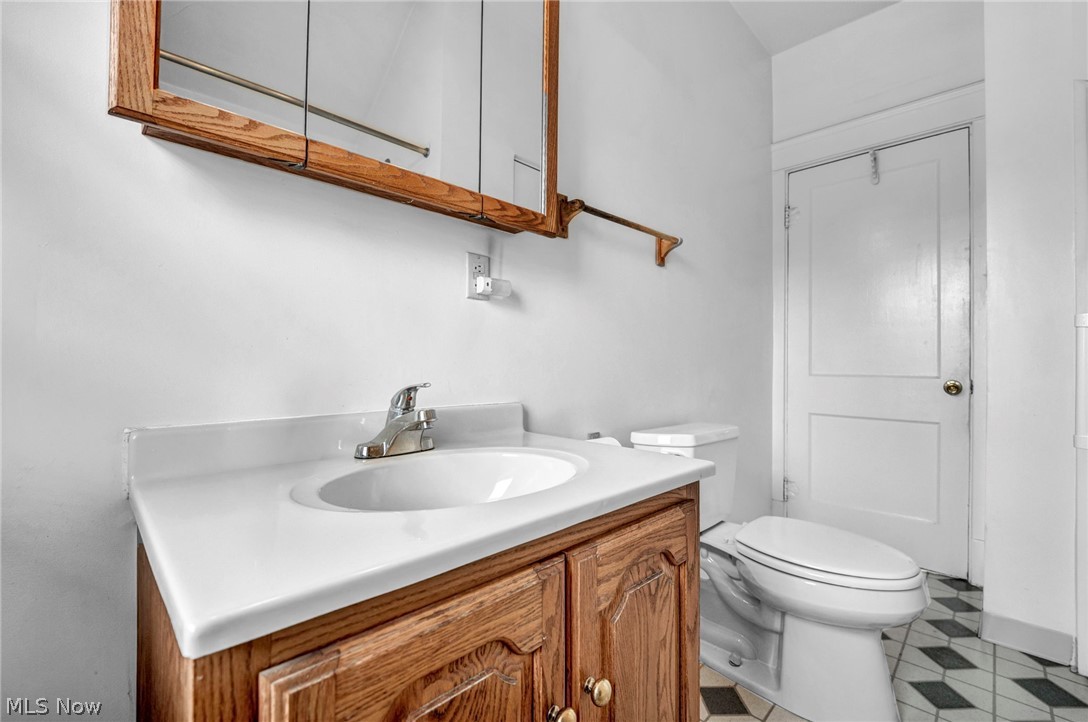3293 W 99th Street Cleveland OH 44102