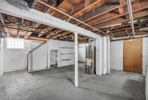 3293 W 99th Street Cleveland OH 44102