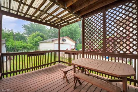 3293 W 99th Street Cleveland OH 44102
