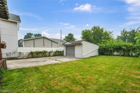 3293 W 99th Street Cleveland OH 44102