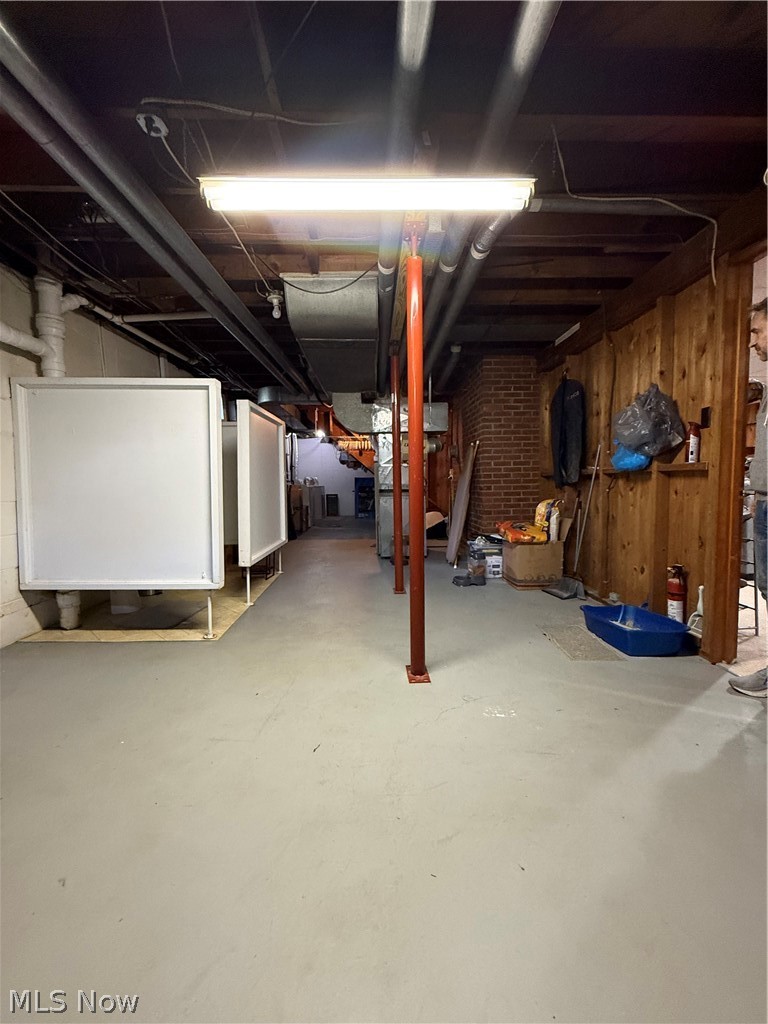 1939 Fulton Drive Coshocton OH 43812