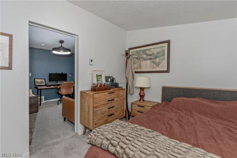 1127 Gordon Road Lyndhurst OH 44124
