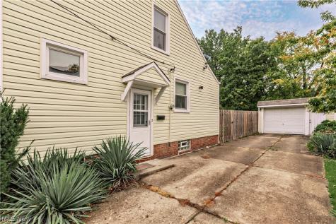 1127 Gordon Road Lyndhurst OH 44124