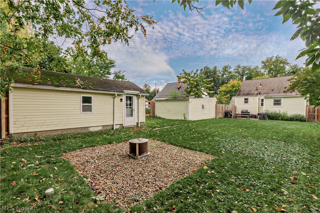 1127 Gordon Road Lyndhurst OH 44124