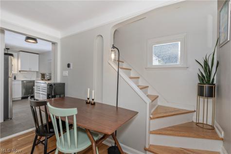1127 Gordon Road Lyndhurst OH 44124