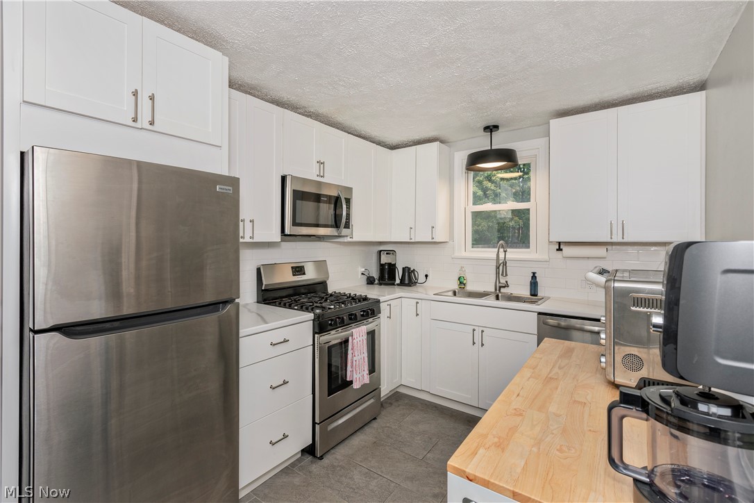 1127 Gordon Road Lyndhurst OH 44124