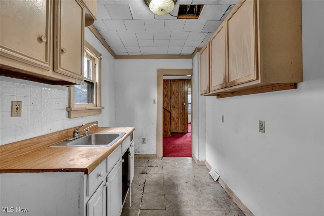 4311 E 160th Street Cleveland OH 44128