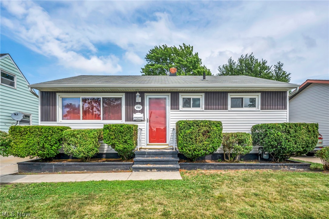 5763 Somerdale Avenue Brook Park OH 44142