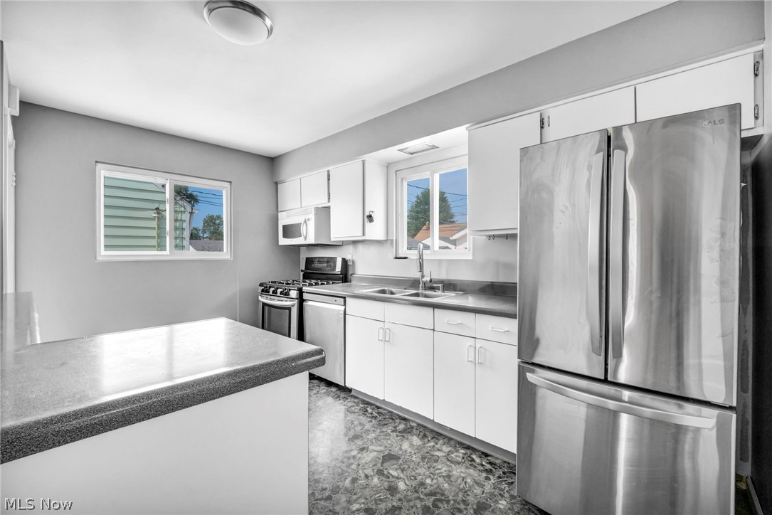 5763 Somerdale Avenue Brook Park OH 44142