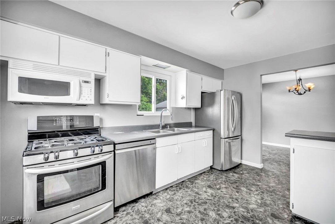 5763 Somerdale Avenue Brook Park OH 44142