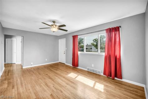 5763 Somerdale Avenue Brook Park OH 44142