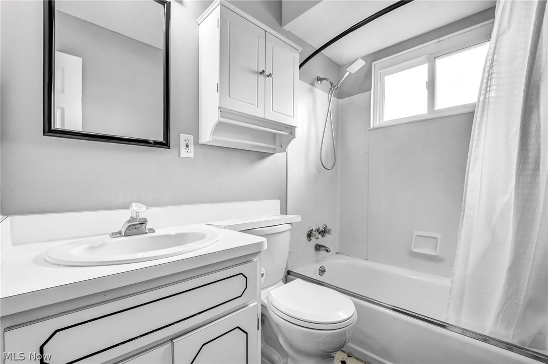 5763 Somerdale Avenue Brook Park OH 44142