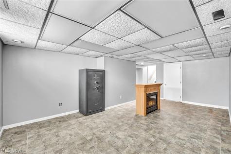 5763 Somerdale Avenue Brook Park OH 44142