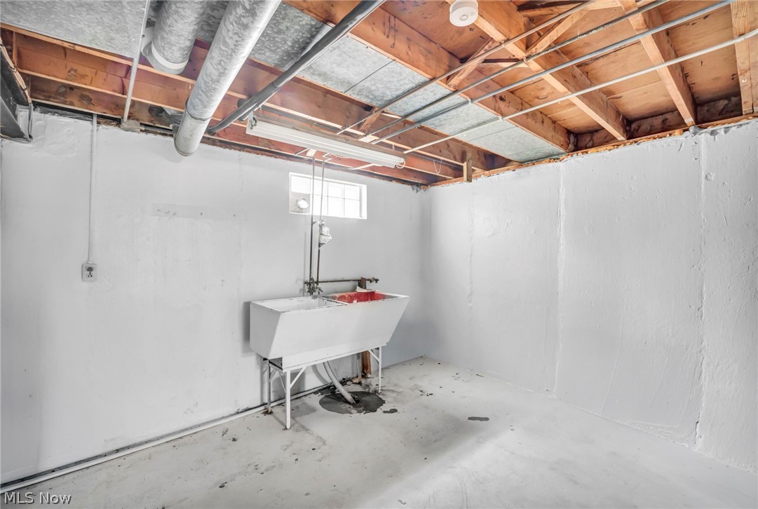 5763 Somerdale Avenue Brook Park OH 44142