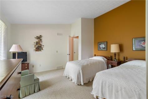 3200 Croydon Drive NW Canton OH 44718