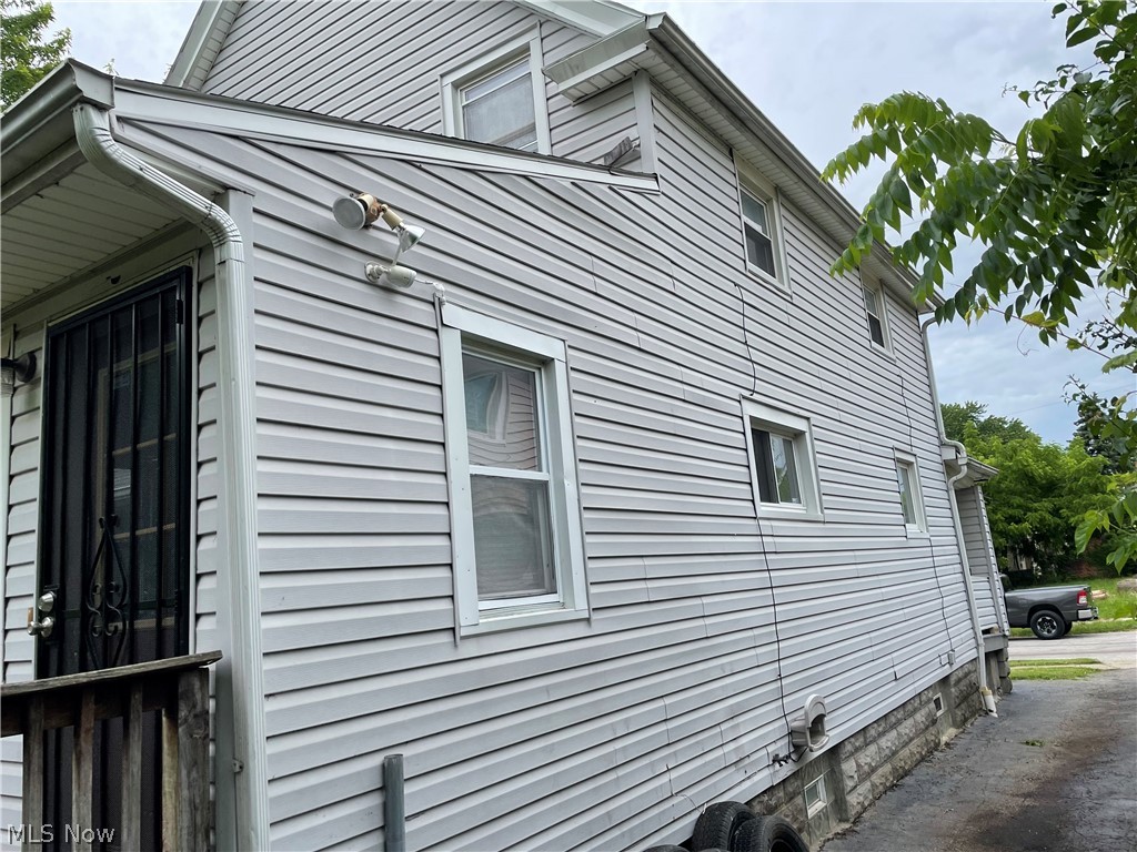 7906 Force Avenue Cleveland OH 44105