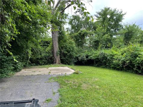 7906 Force Avenue Cleveland OH 44105