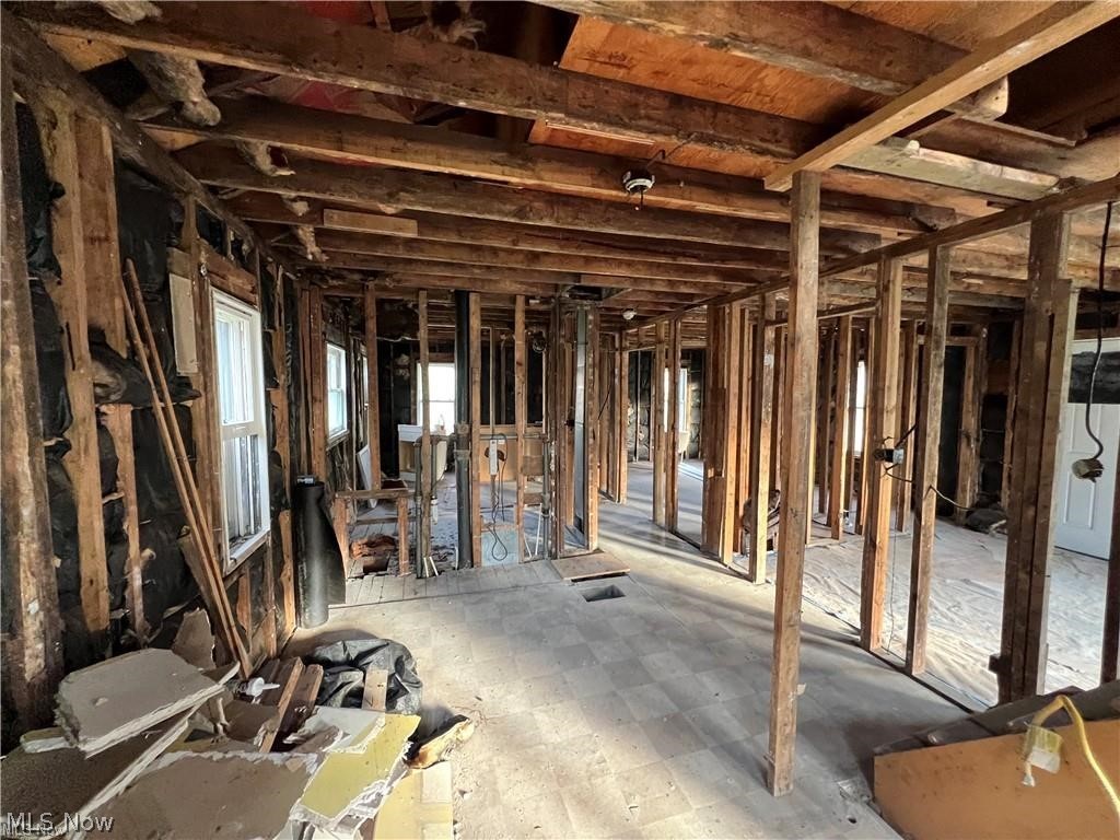 2773 Burton Street SE Warren OH 44484