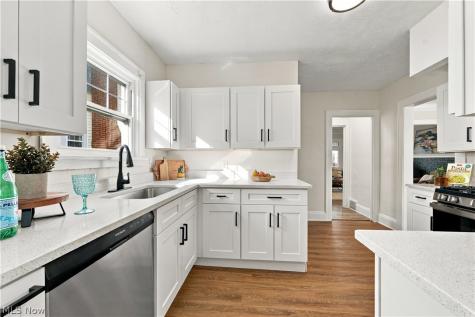 2119 Hampstead Road Cleveland Heights OH 44118