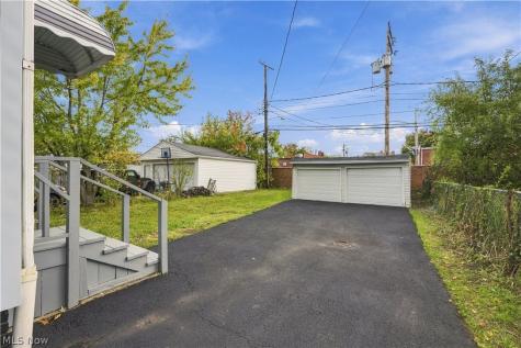 2119 Hampstead Road Cleveland Heights OH 44118