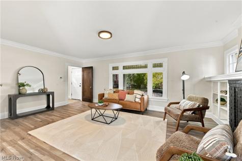 2119 Hampstead Road Cleveland Heights OH 44118