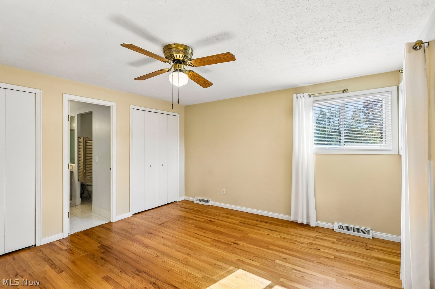 32825 W Nimrod Street Solon OH 44139