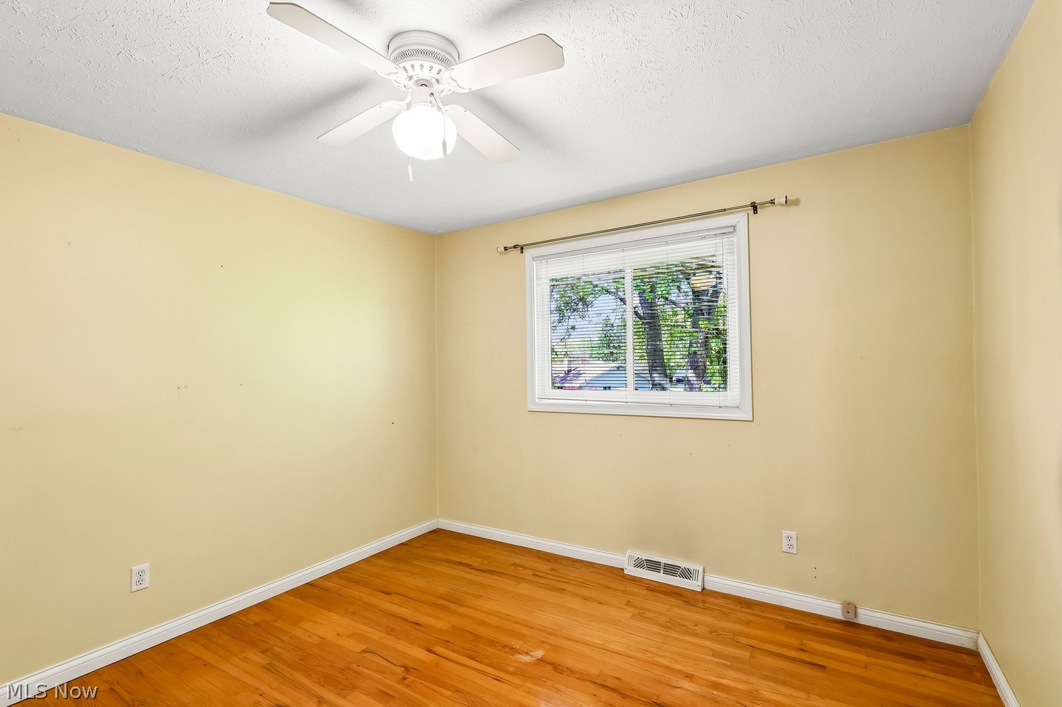 32825 W Nimrod Street Solon OH 44139