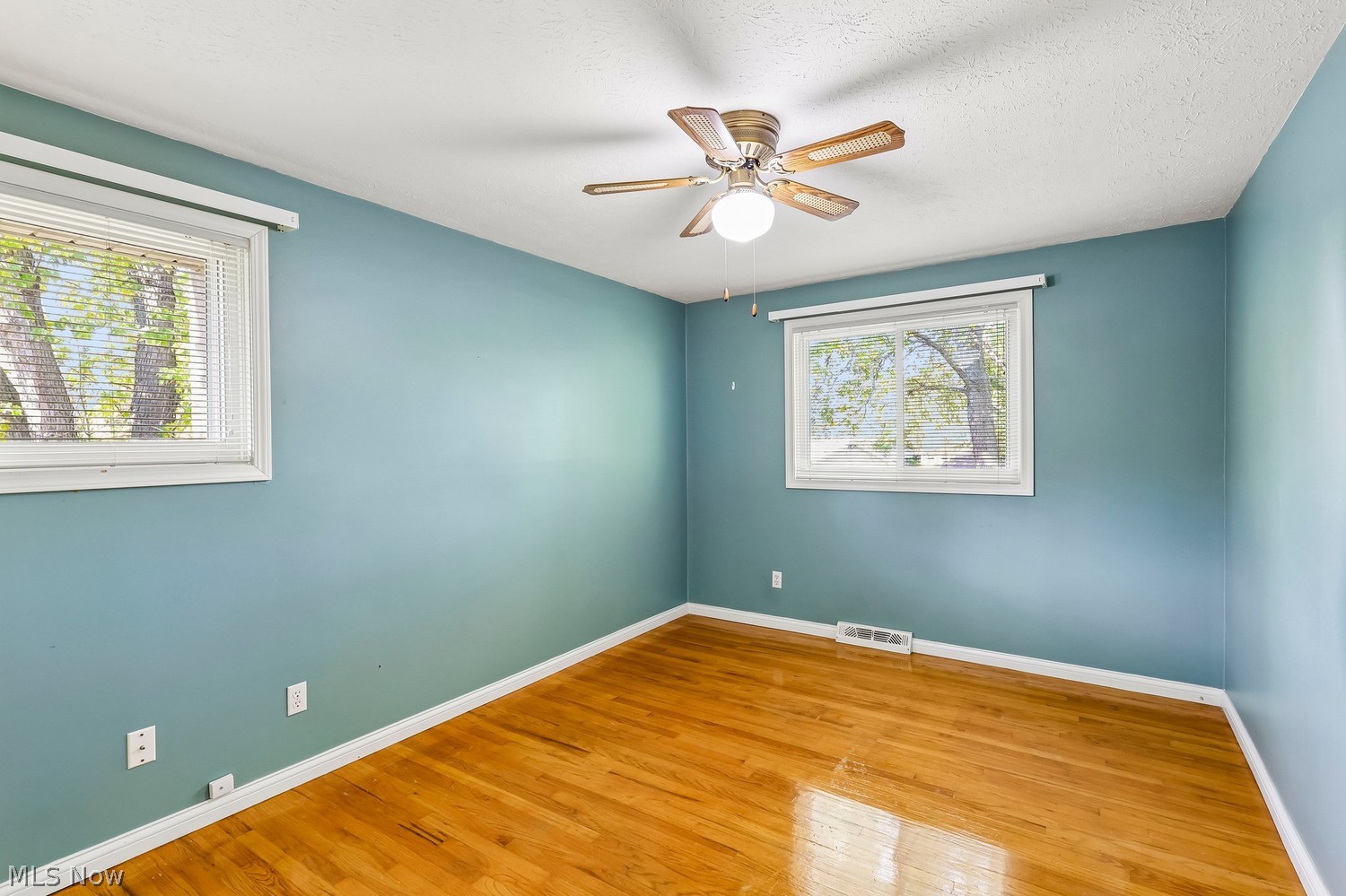 32825 W Nimrod Street Solon OH 44139