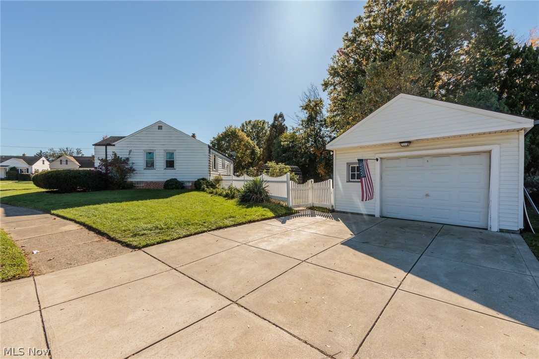 6506 Glencoe Avenue Brooklyn OH 44144