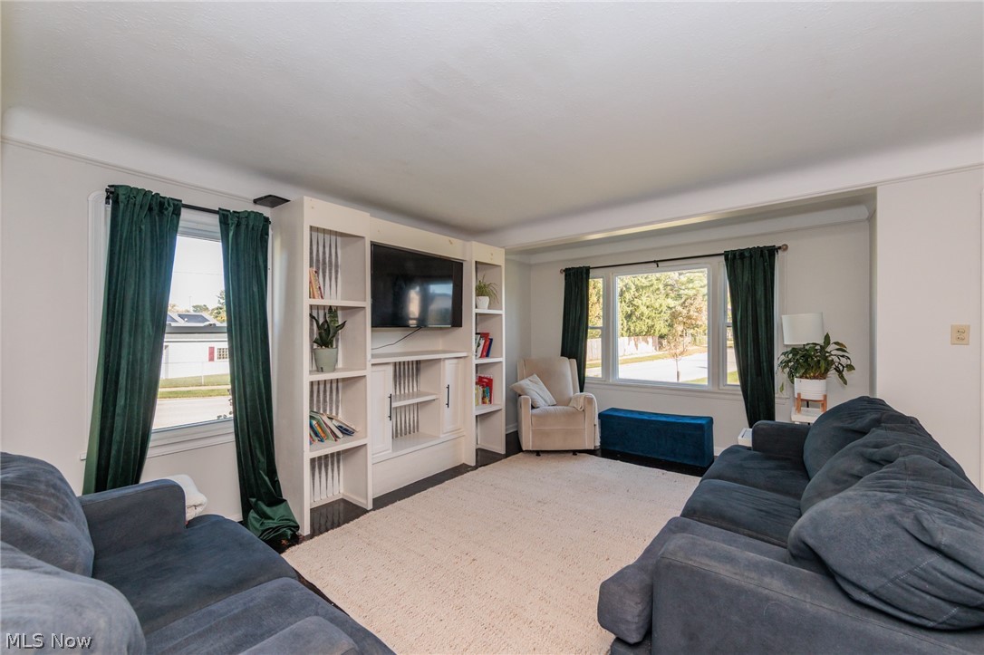 6506 Glencoe Avenue Brooklyn OH 44144