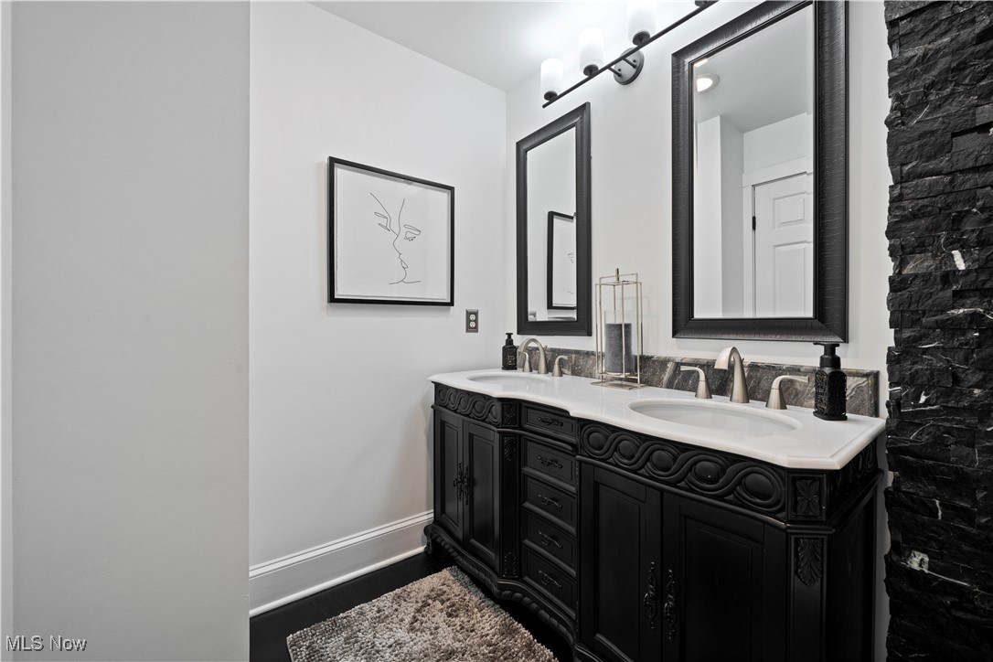 2702 Mcmullen Allen Road Newton Falls OH 44444