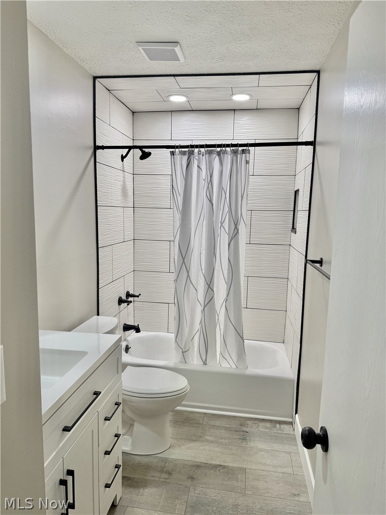 5629 London Drive Austintown OH 44515