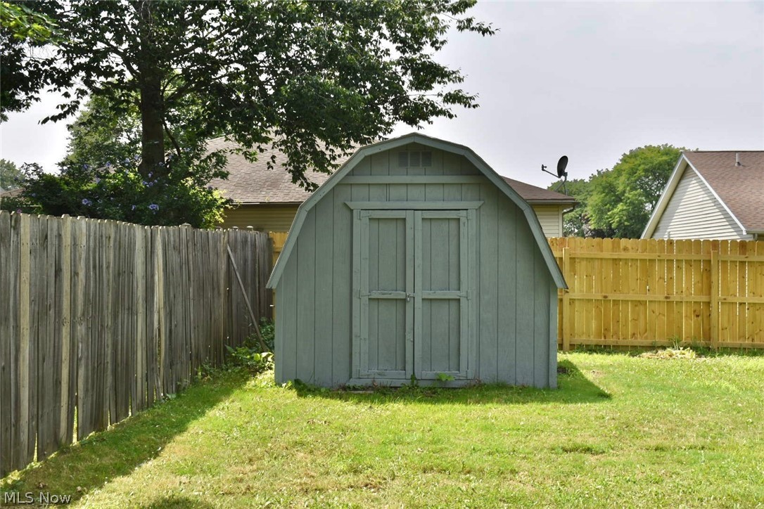 5629 London Drive Austintown OH 44515