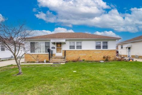 7295 Oakwood Road Parma OH 44130