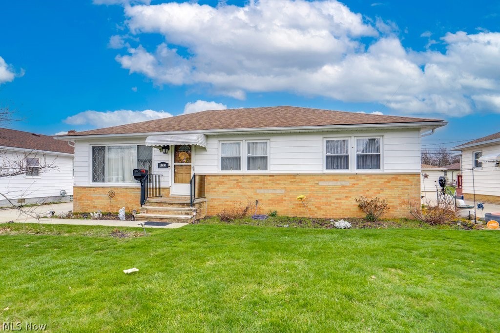 7295 Oakwood Road Parma OH 44130