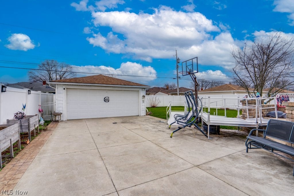 7295 Oakwood Road Parma OH 44130