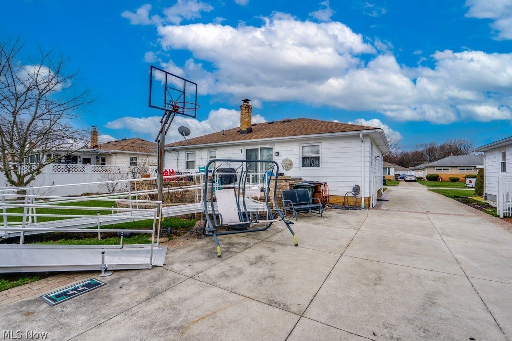 7295 Oakwood Road Parma OH 44130