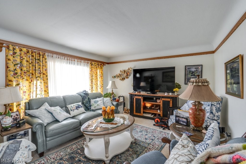 7295 Oakwood Road Parma OH 44130