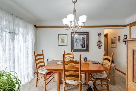 7295 Oakwood Road Parma OH 44130