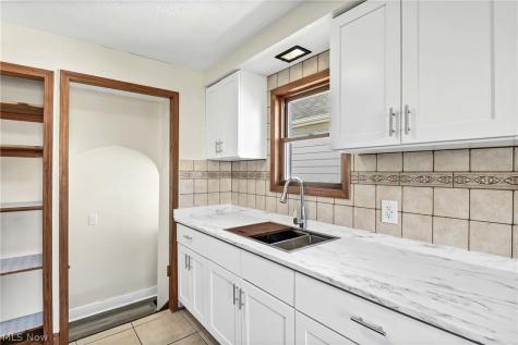 9502 Plymouth Avenue Garfield Heights OH 44125