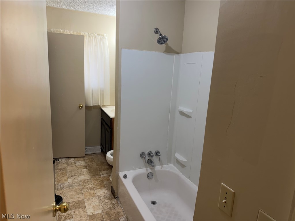 2860 Linda Drive NW Warren OH 44485