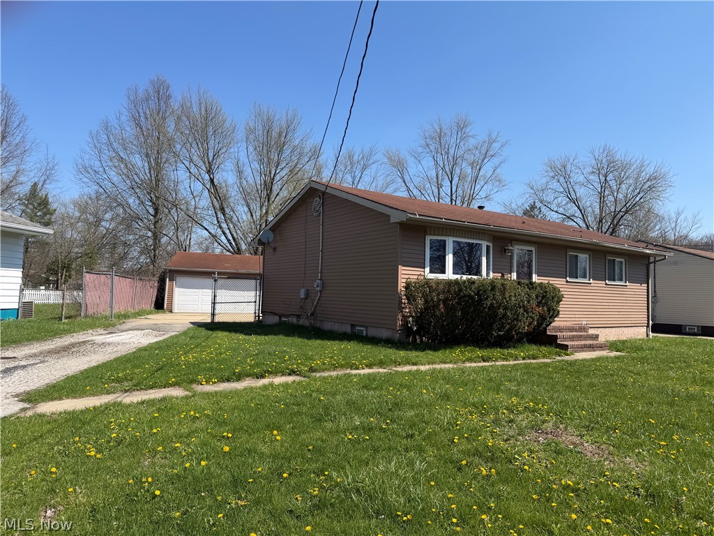 2860 Linda Drive NW Warren OH 44485