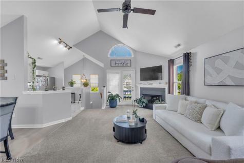 42 Vista Circle North Olmsted OH 44070