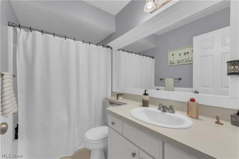 42 Vista Circle North Olmsted OH 44070