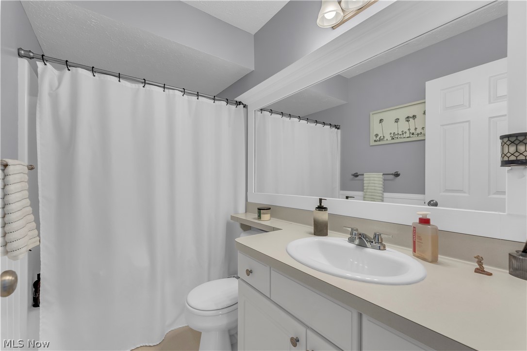 42 Vista Circle North Olmsted OH 44070