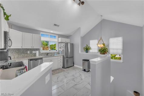 42 Vista Circle North Olmsted OH 44070